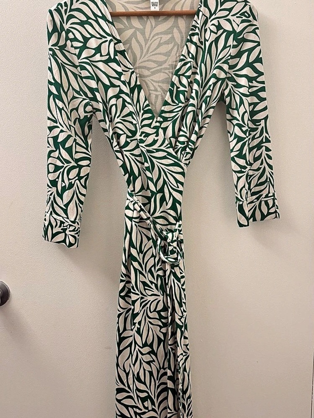 Diane von Furstenberg - Long Sleeve Midi Arrow Geo Green Wrap Dress.